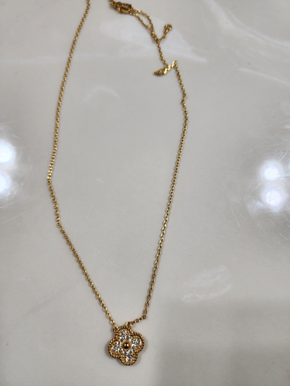 Gold Clover Pendant Necklace - Elegant Women's Jewelry